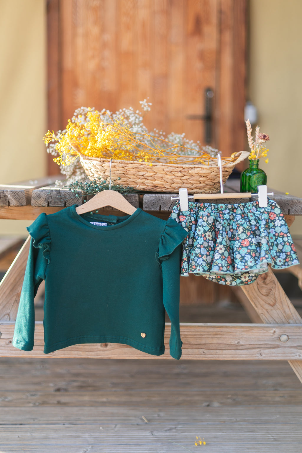 Sudadera verde botella volantes