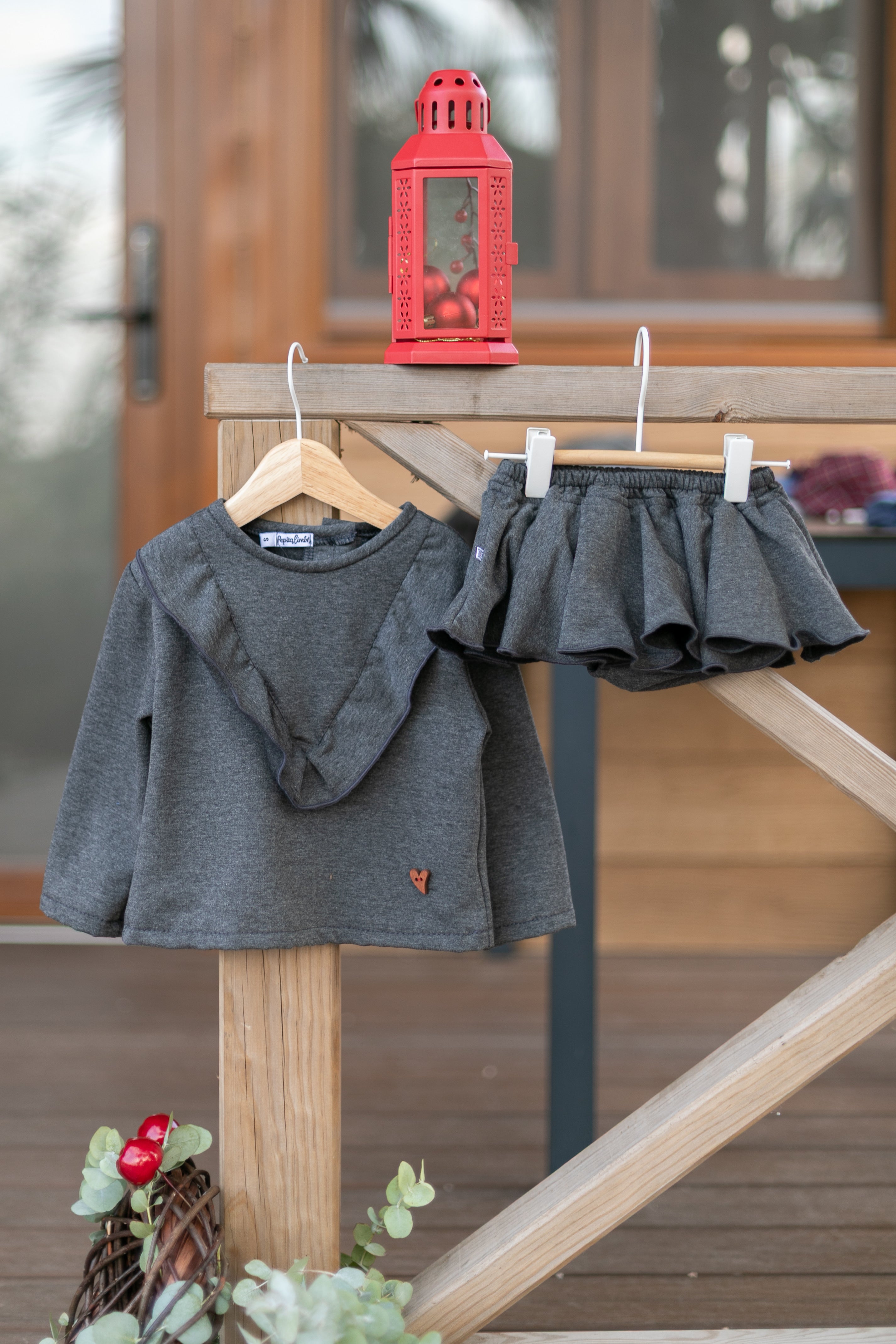 Sudadera volante antracita