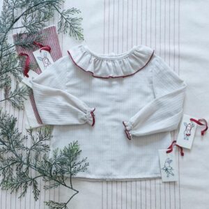 Camisa niña beige detalle burdeos